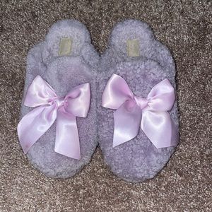 Womens UGG slippers